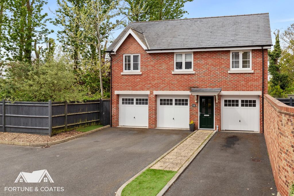 Property photo 1 of 13 Turvincrescent_1.Jpg