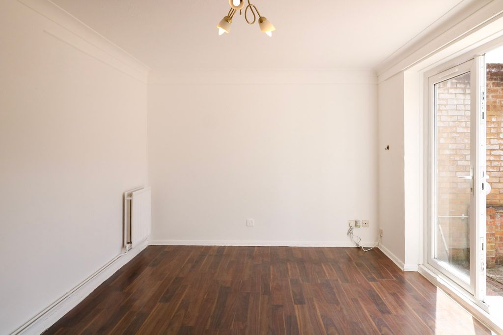 Property photo 2 of 16 Living Room