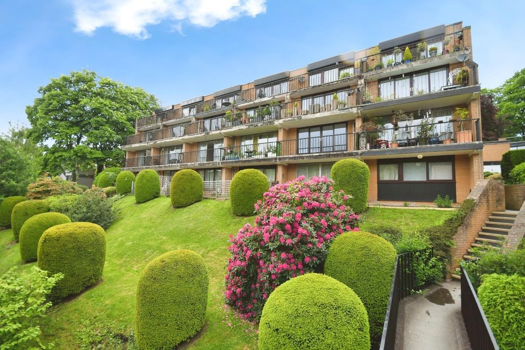 Property photo 1 of 11 Front