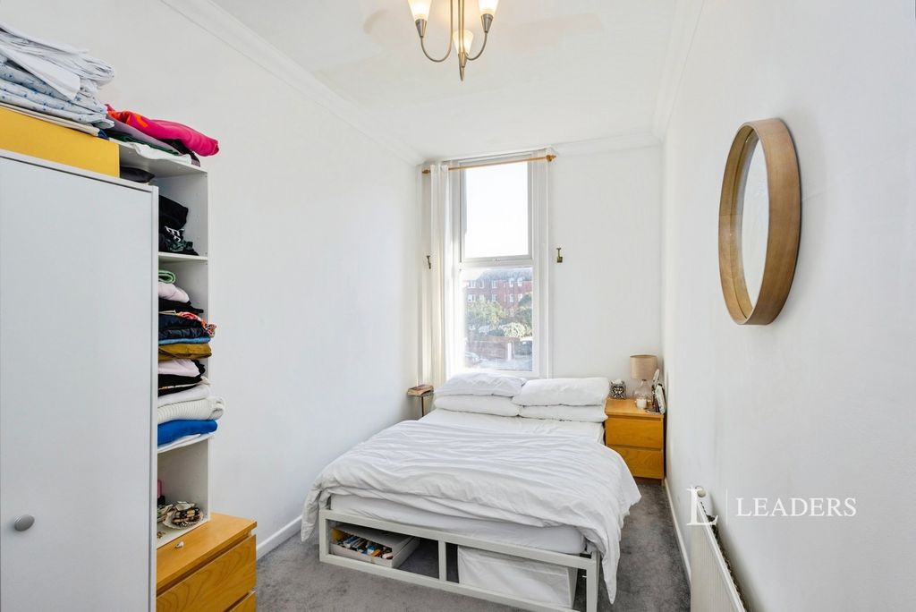 Property photo 3 of 23 Pbox-Img.Jpg