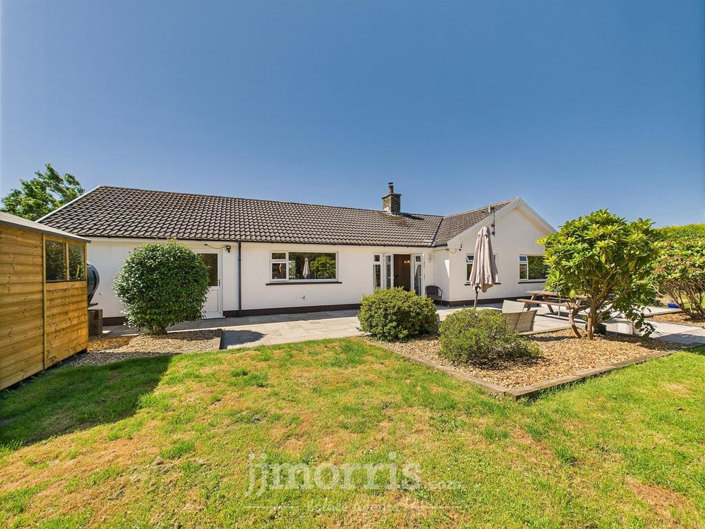 Property photo 3 of 40 Externally