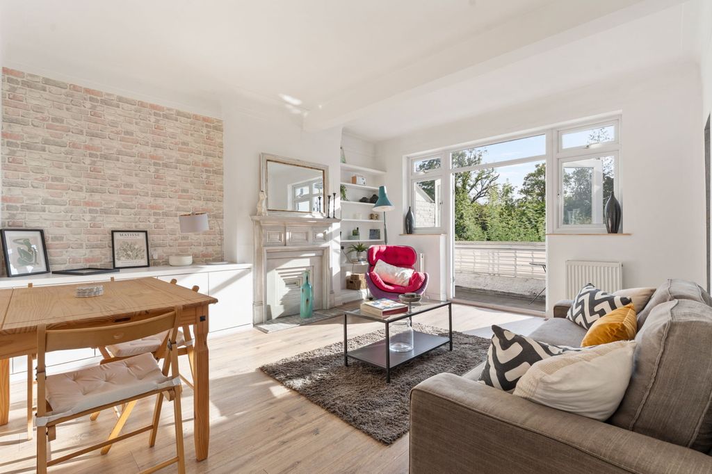 Property photo 1 of 22