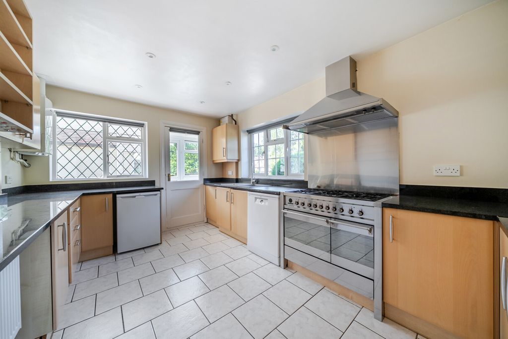 Property photo 2 of 19 1488403-7-6A4E0F9...