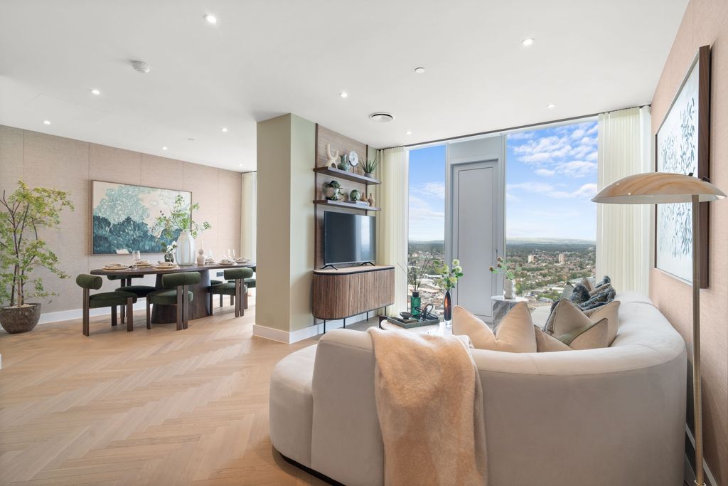 Property photo 2 of 40