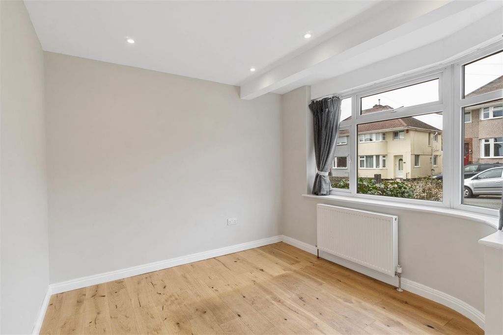 Property photo 3 of 9 Living Room