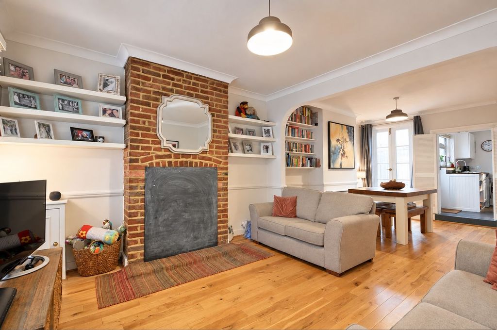 Property photo 2 of 10