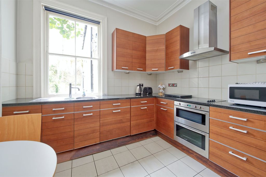 Property photo 3 of 12