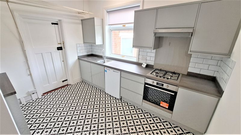 Property photo 3 of 9 Photo 6