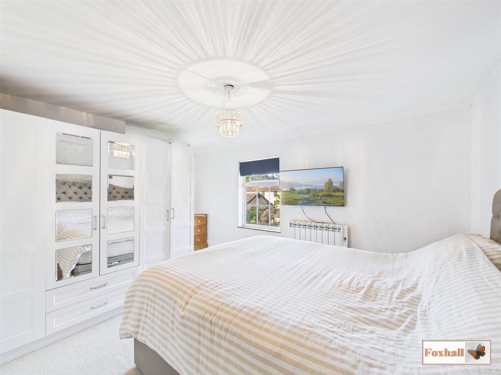 Property photo 3 of 25 Bedroom One