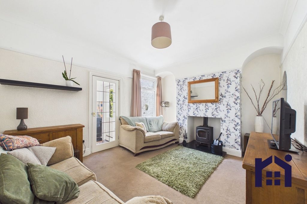 Property photo 2 of 17 Living Room