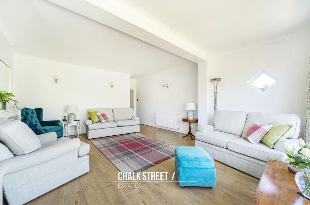 Property photo 3 of 26