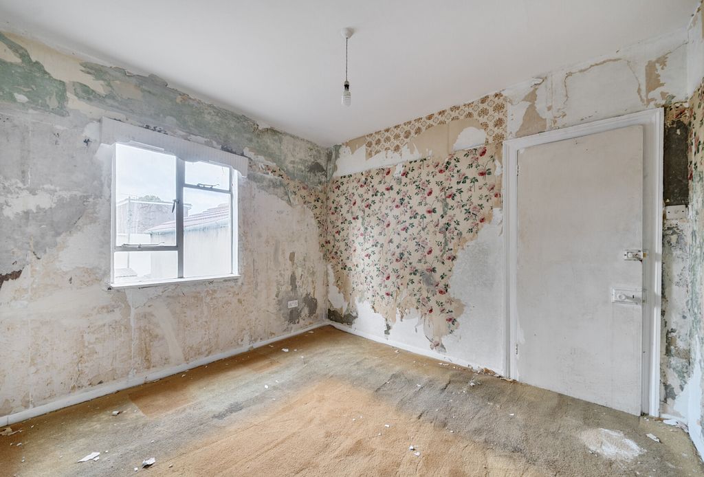 Property photo 3 of 17 1301453-6-6838123...