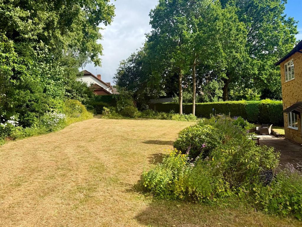 Property photo 2 of 26