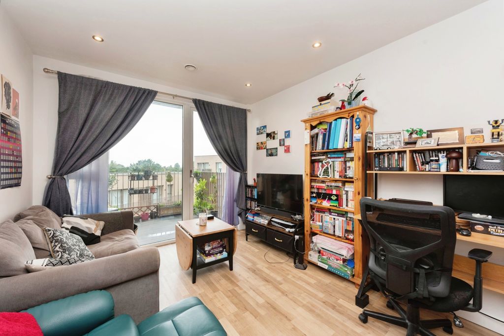 Property photo 2 of 14