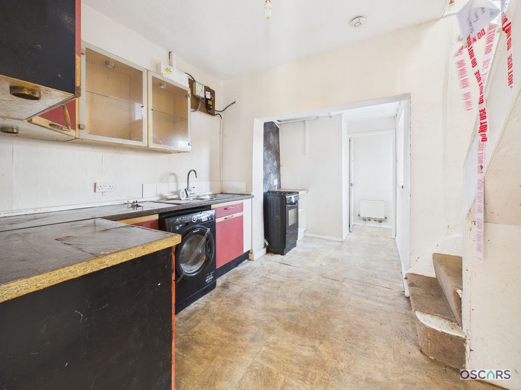 Property photo 3 of 6 Photo 2