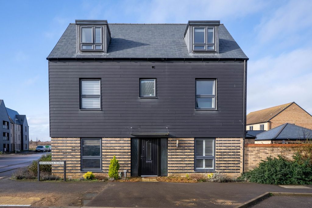 Property photo 1 of 18