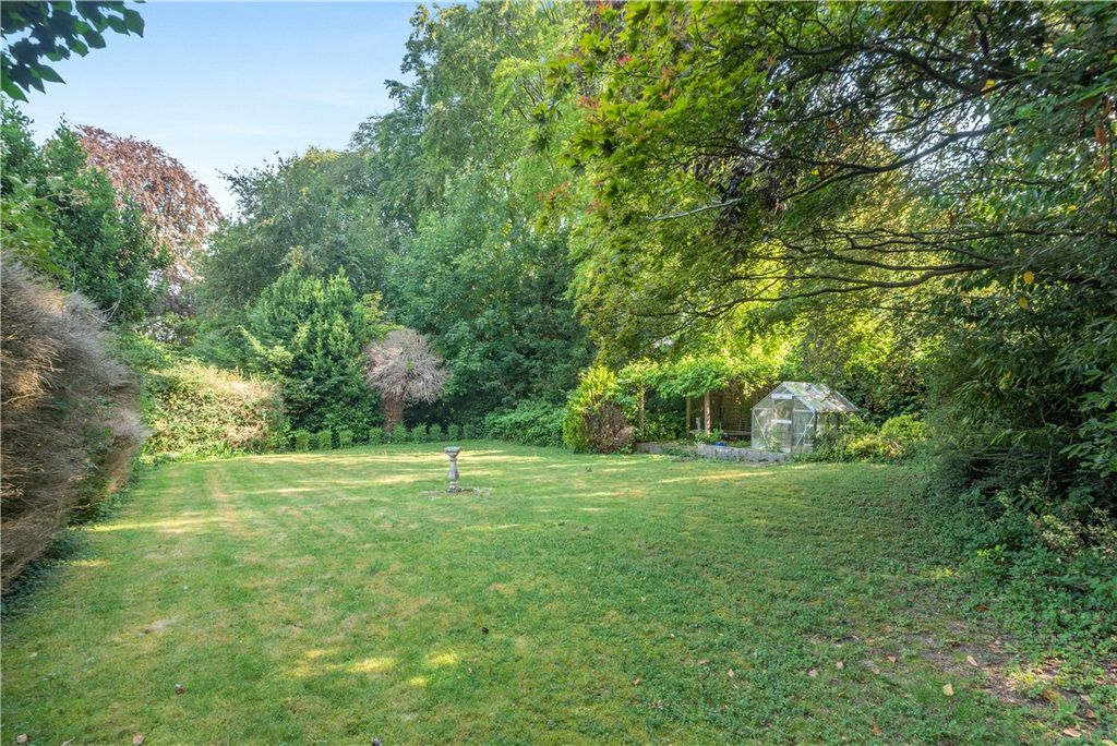 Property photo 2 of 13 Garden