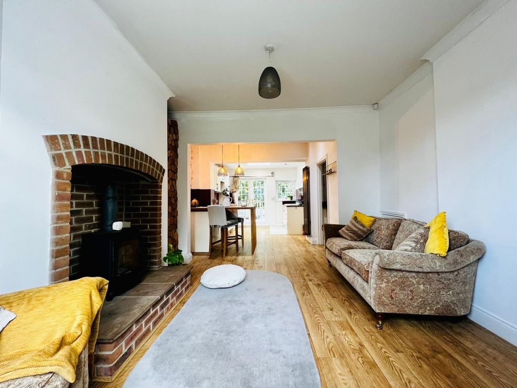 Property photo 3 of 9 3