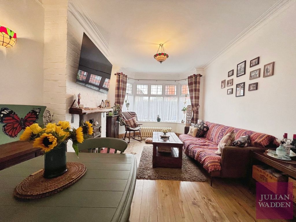 Property photo 3 of 18 Picture 3