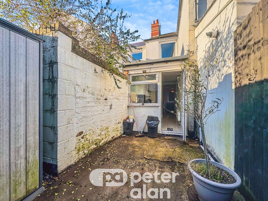 Property photo 2 of 13 Garden