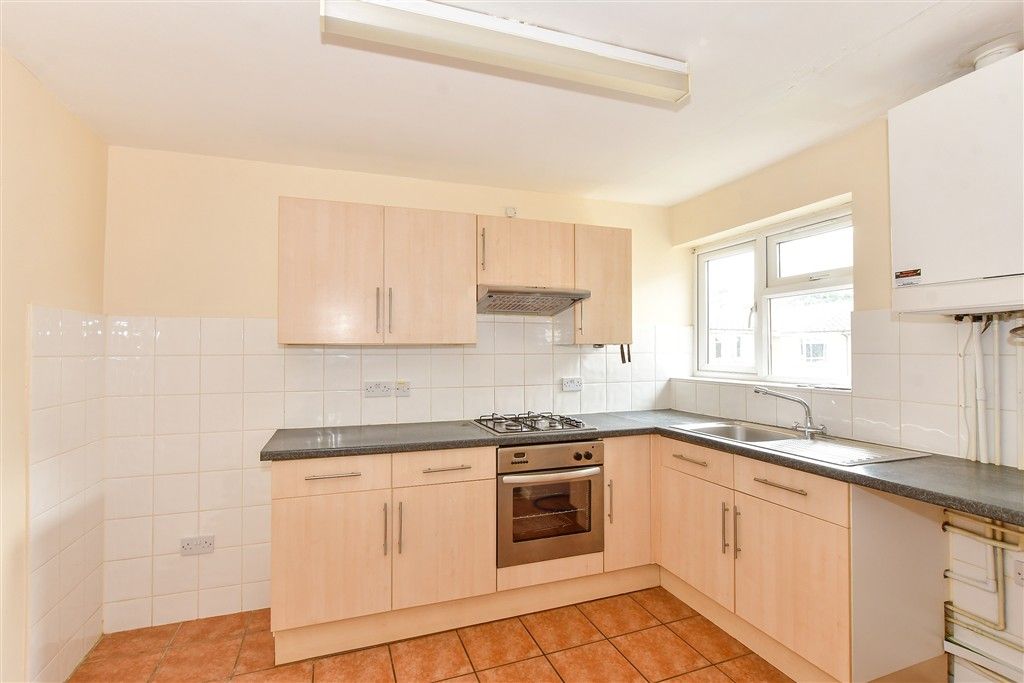 Property photo 2 of 6 Kitchen