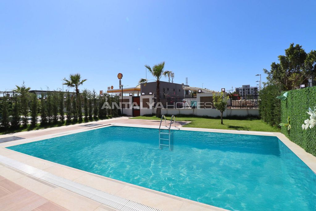 Property photo 2 of 45