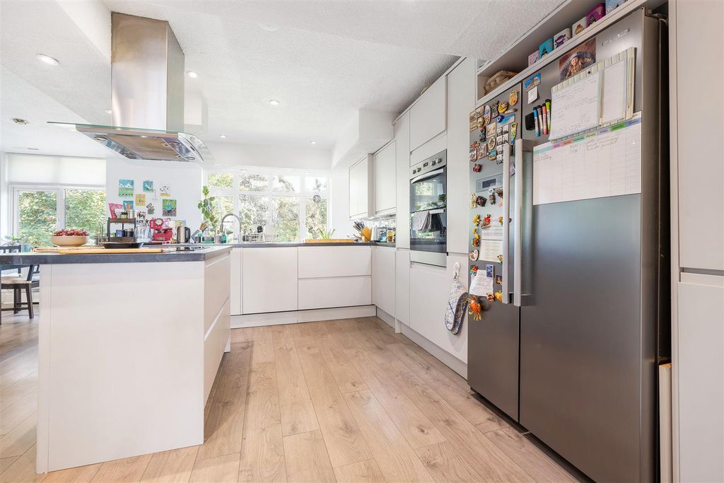 Property photo 2 of 15 Park View Road-14.Jpg