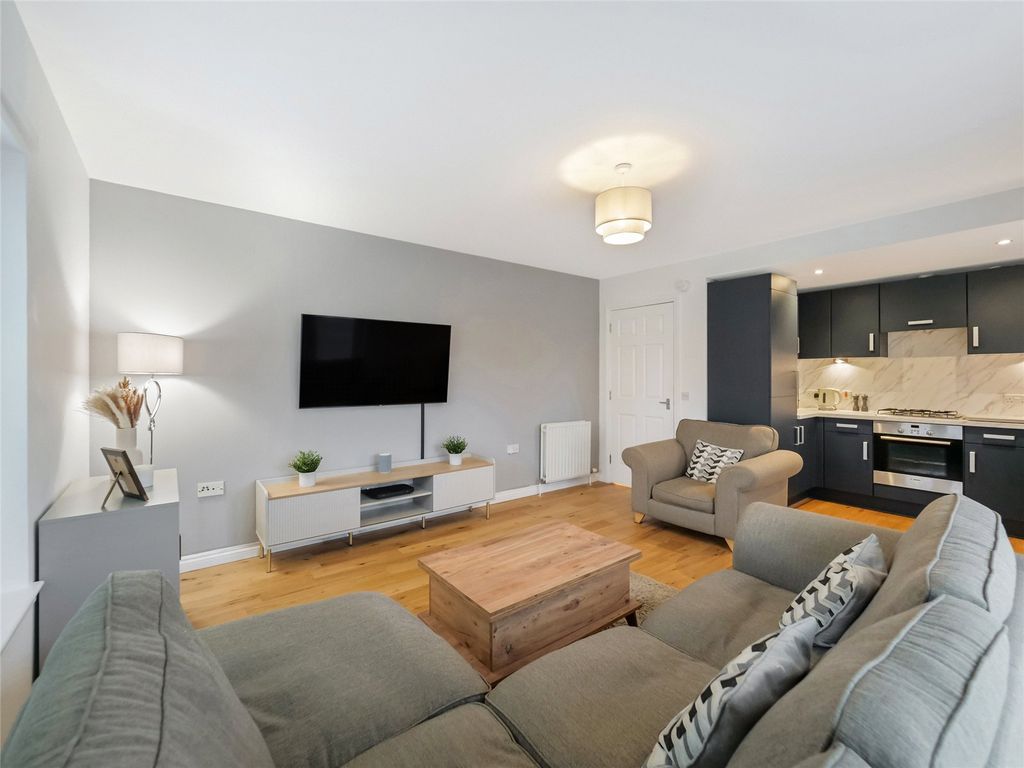 Property photo 2 of 15 Picture No. 12