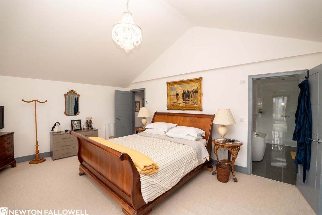Property photo 2 of 30