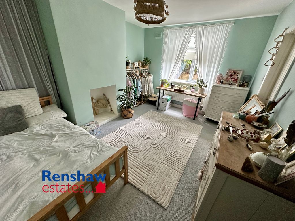 Property photo 3 of 13 L (2)