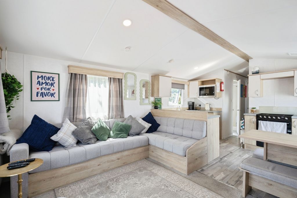 Property photo 2 of 12 Pbox-Img.Jpg