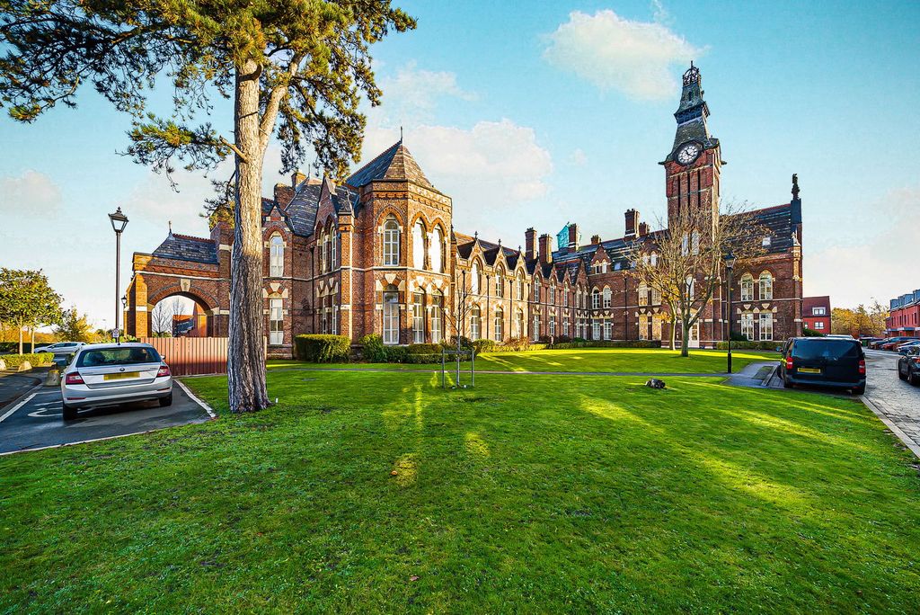 Property photo 1 of 13