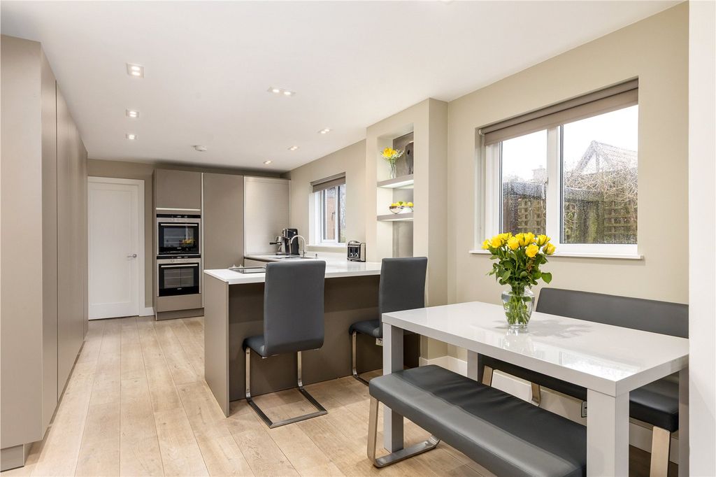 Property photo 3 of 26 Breakfast Room