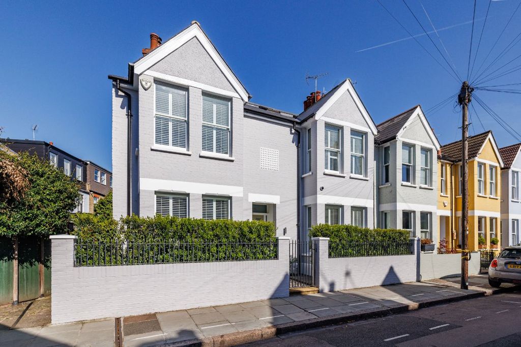 Property photo 1 of 26