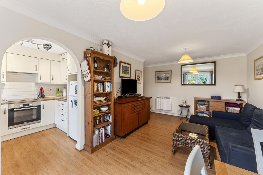 Property photo 3 of 12