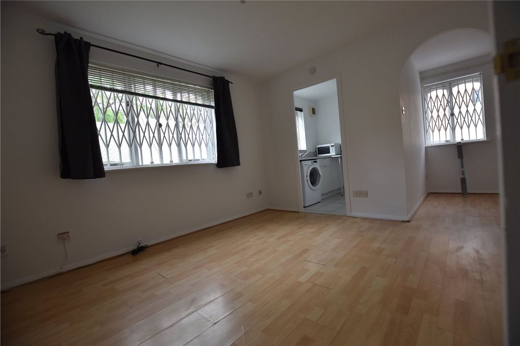 Property photo 3 of 6 Picture No. 07