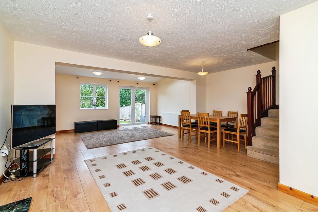 Property photo 3 of 17 Living Room