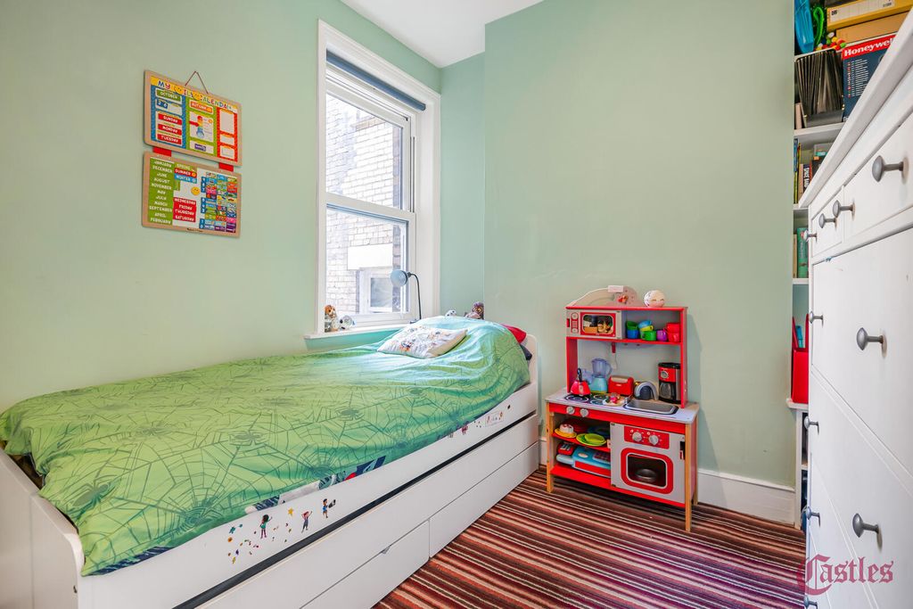 Property photo 3 of 16 Bedroom