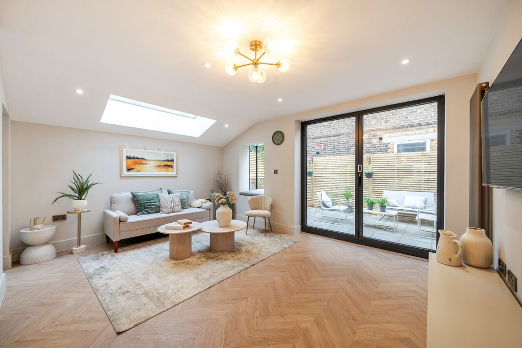 Property photo 2 of 17 1394440-3-69492d0...