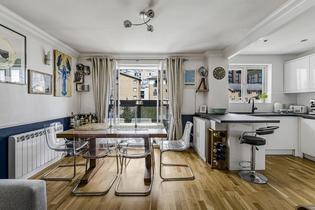 Property photo 1 of 19 Dining Room