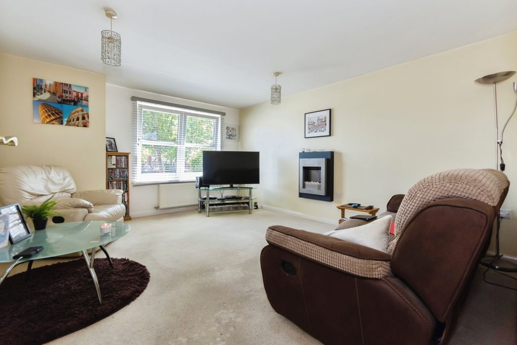 Property photo 2 of 15 Pbox-Img.Jpg