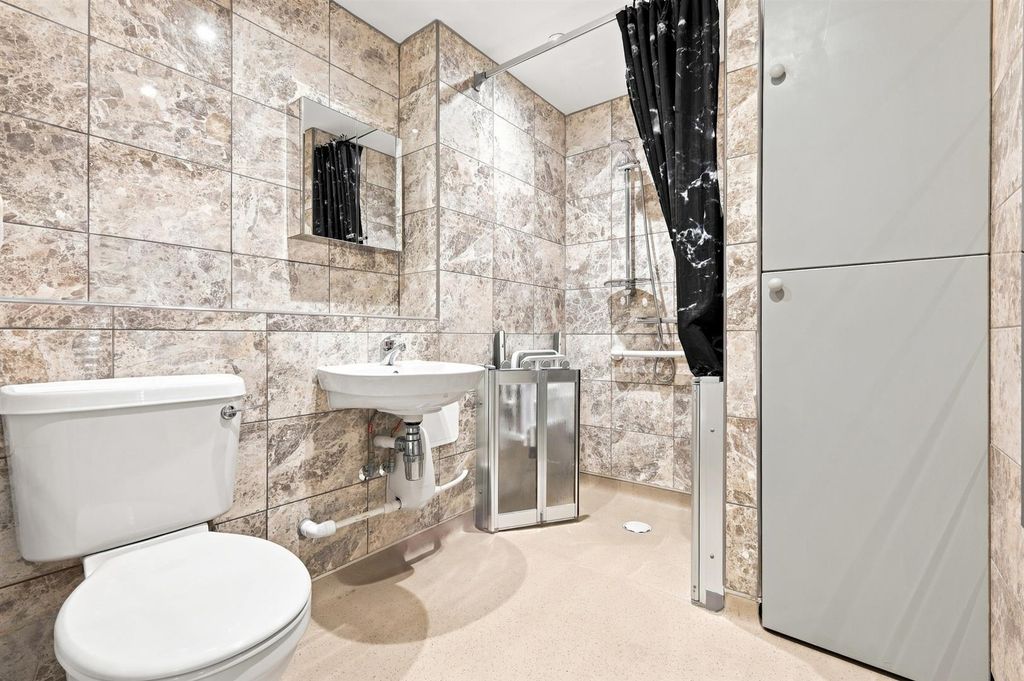Property photo 3 of 24 3