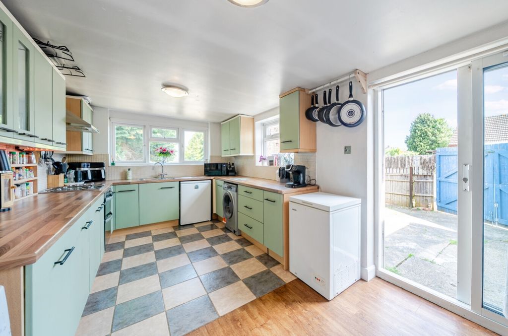 Property photo 3 of 20 1464383-7-6A10E2c59Ab66