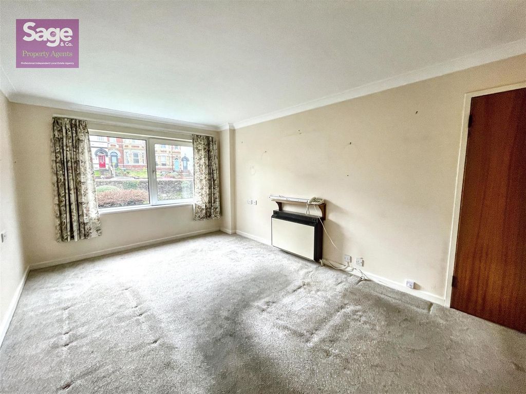 Property photo 2 of 17