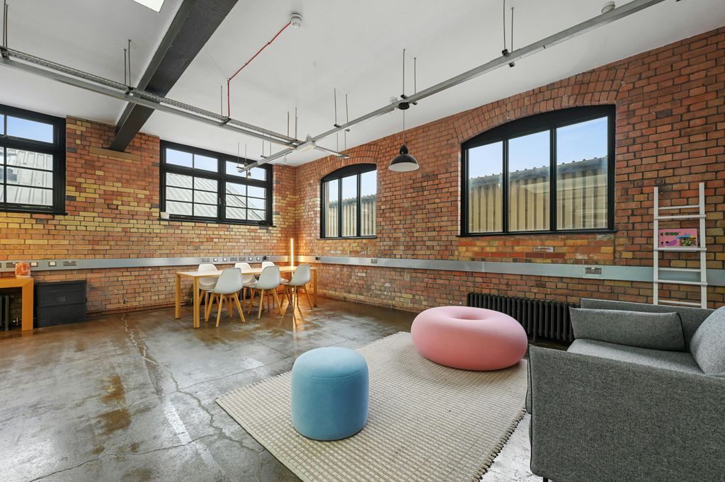 Property photo 3 of 26 Olbc99Wallisroad10.Jpg