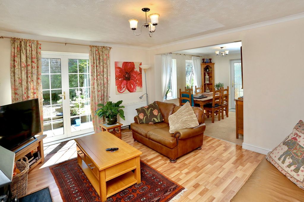 Property photo 2 of 35