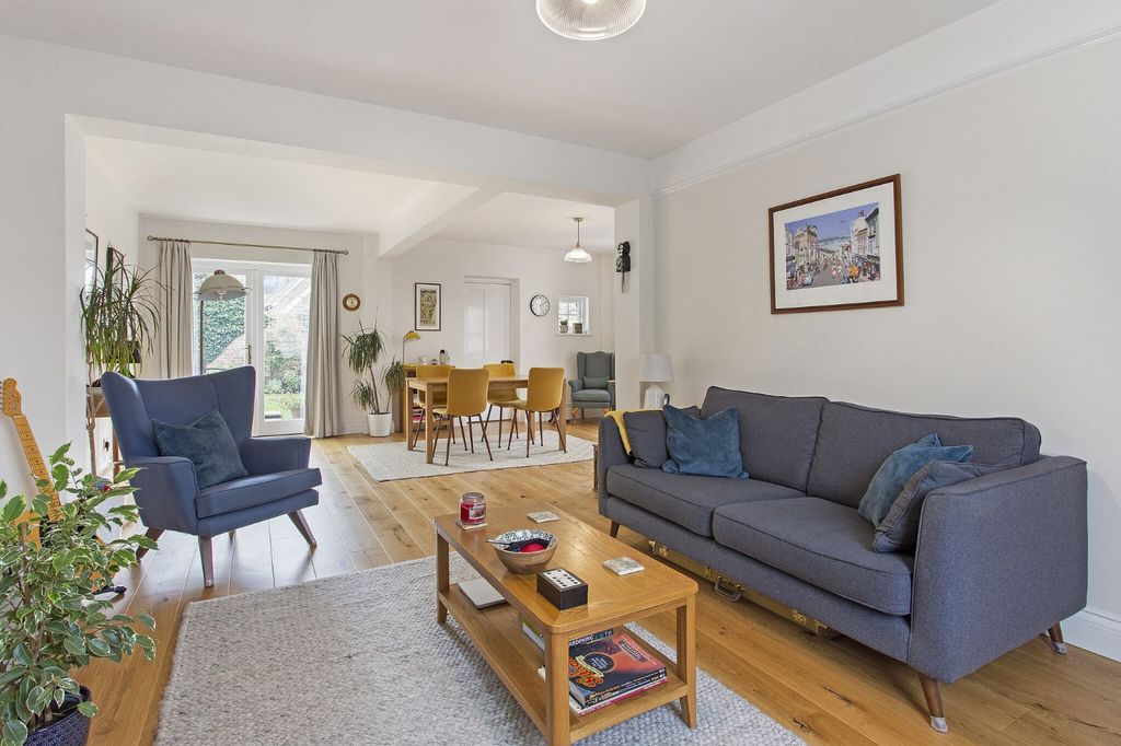 Property photo 2 of 28 Picture No. 08