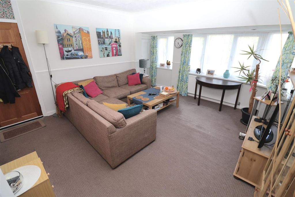 Property photo 3 of 12 Img_1069.Jpg