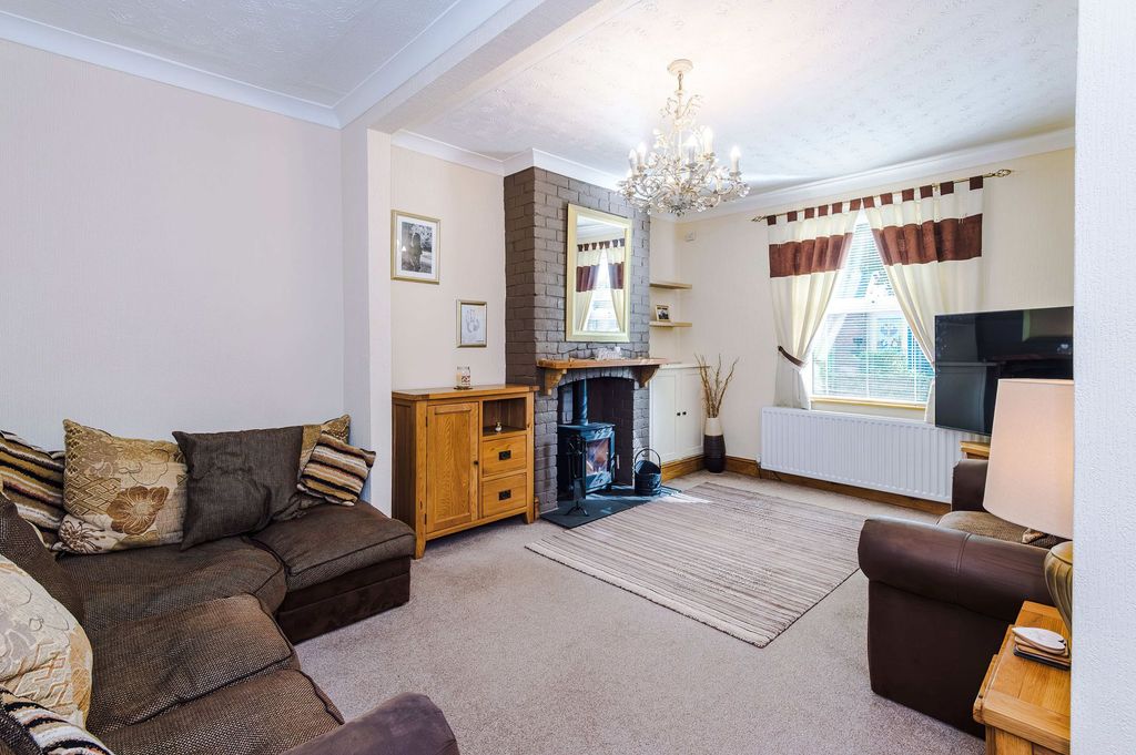 Property photo 2 of 21
