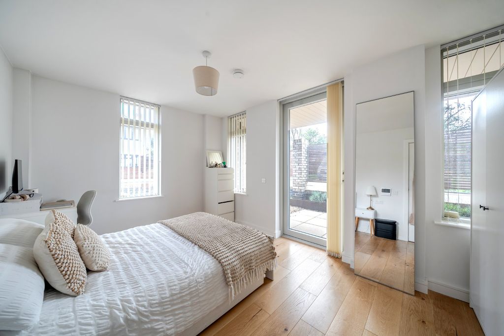 Property photo 1 of 19 Picture No. 09